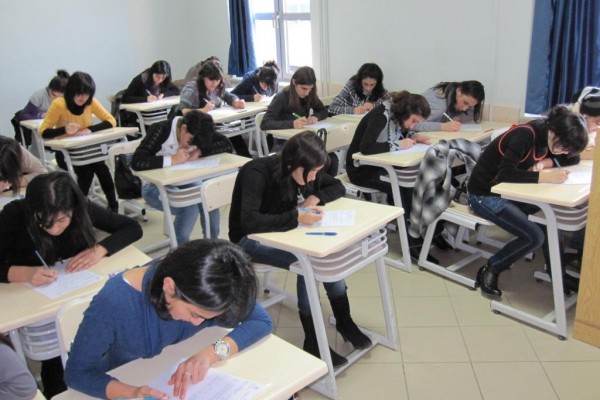 Azərbaycan dili fənni üzrə test imtahanı yekunlaşıb 